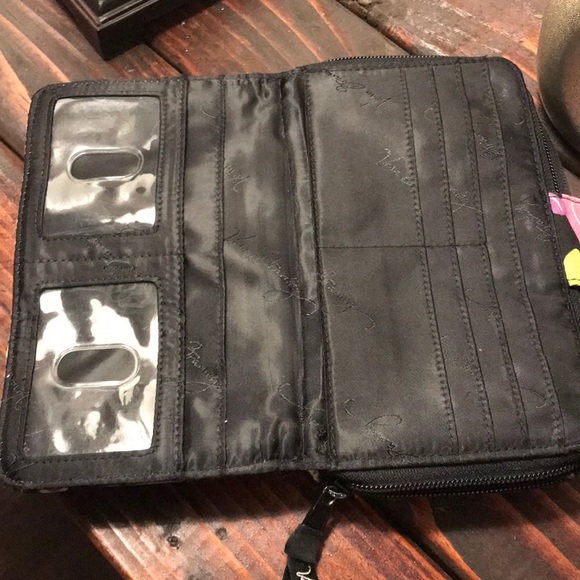 Vera Bradley wallet. - Picture 3 of 8